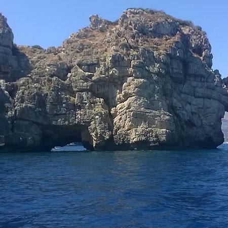 Holiday Home Cala Bianca Кастелламмаре-дель-Голфо Экстерьер фото