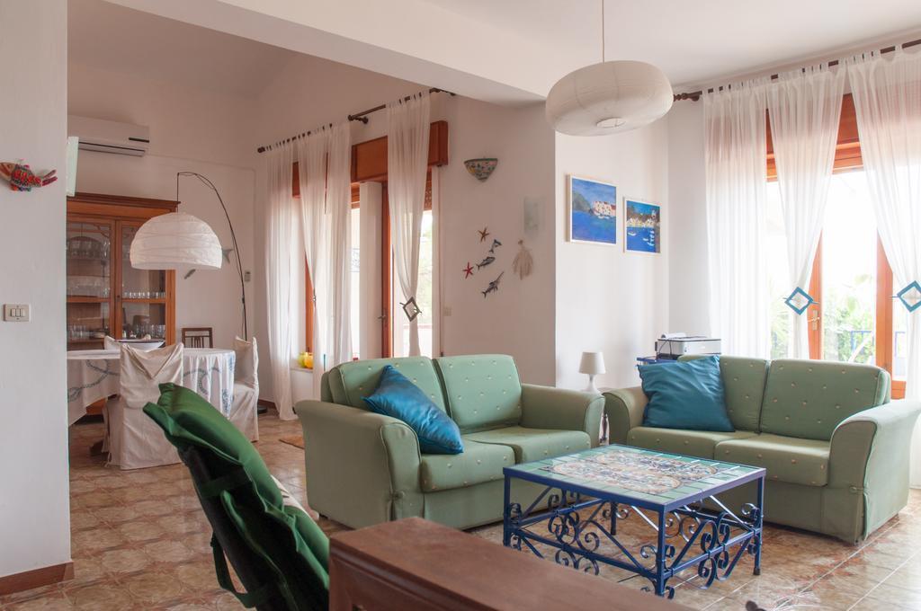 Holiday Home Cala Bianca Кастелламмаре-дель-Голфо Экстерьер фото