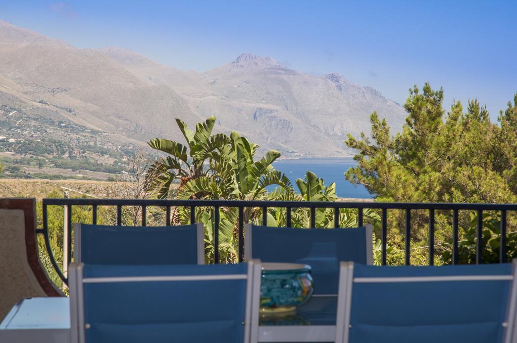 Holiday Home Cala Bianca Кастелламмаре-дель-Голфо Экстерьер фото