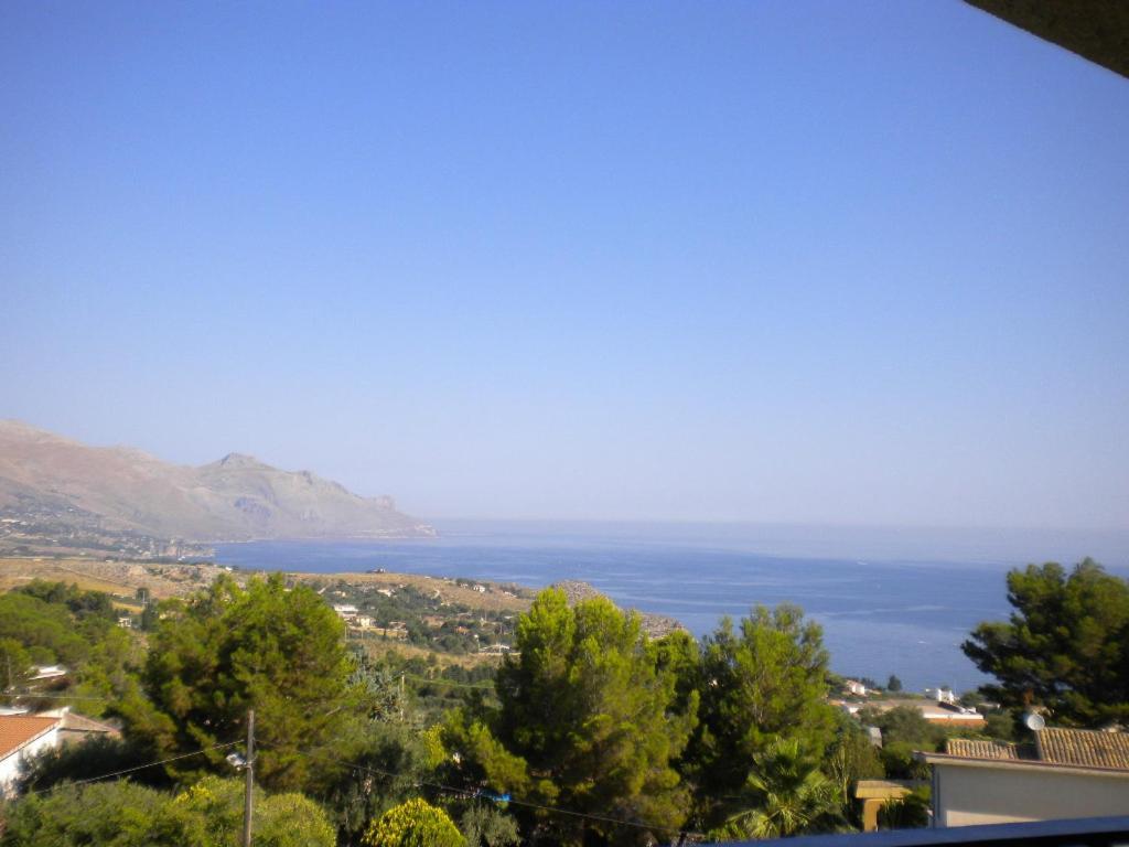 Holiday Home Cala Bianca Кастелламмаре-дель-Голфо Экстерьер фото
