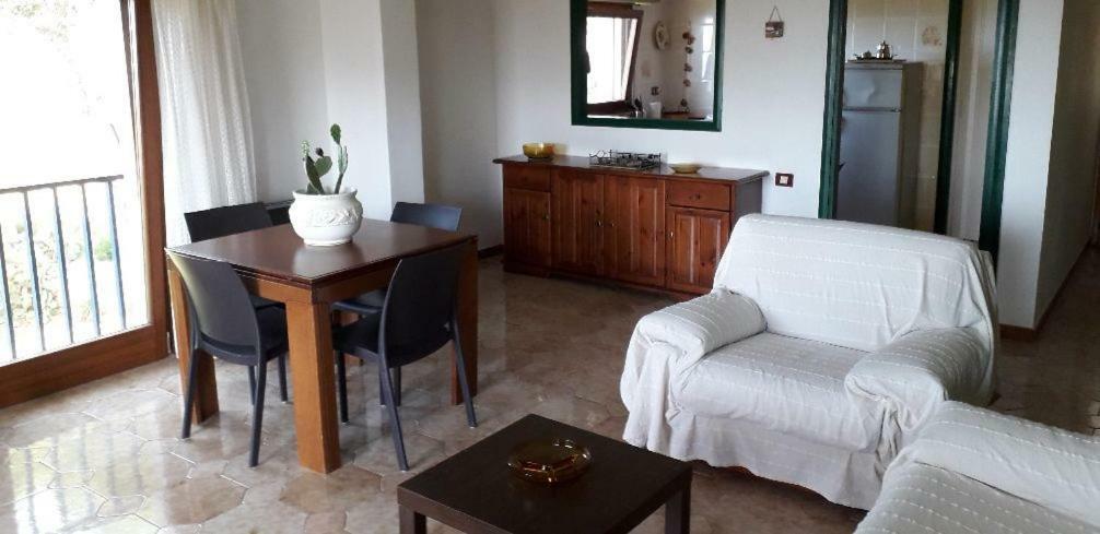 Holiday Home Cala Bianca Кастелламмаре-дель-Голфо Экстерьер фото