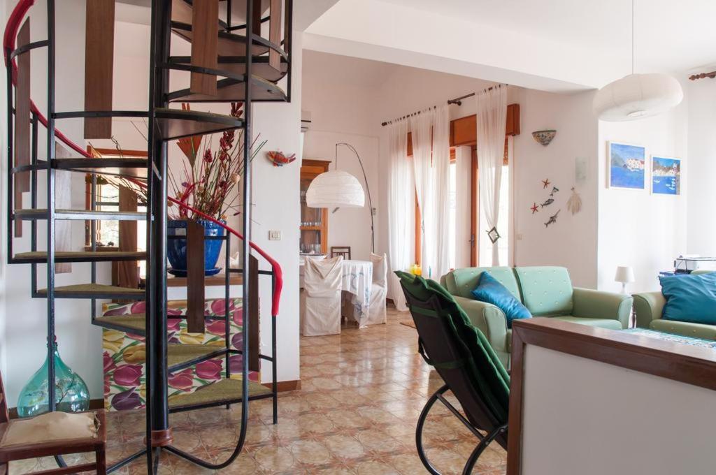 Holiday Home Cala Bianca Кастелламмаре-дель-Голфо Номер фото