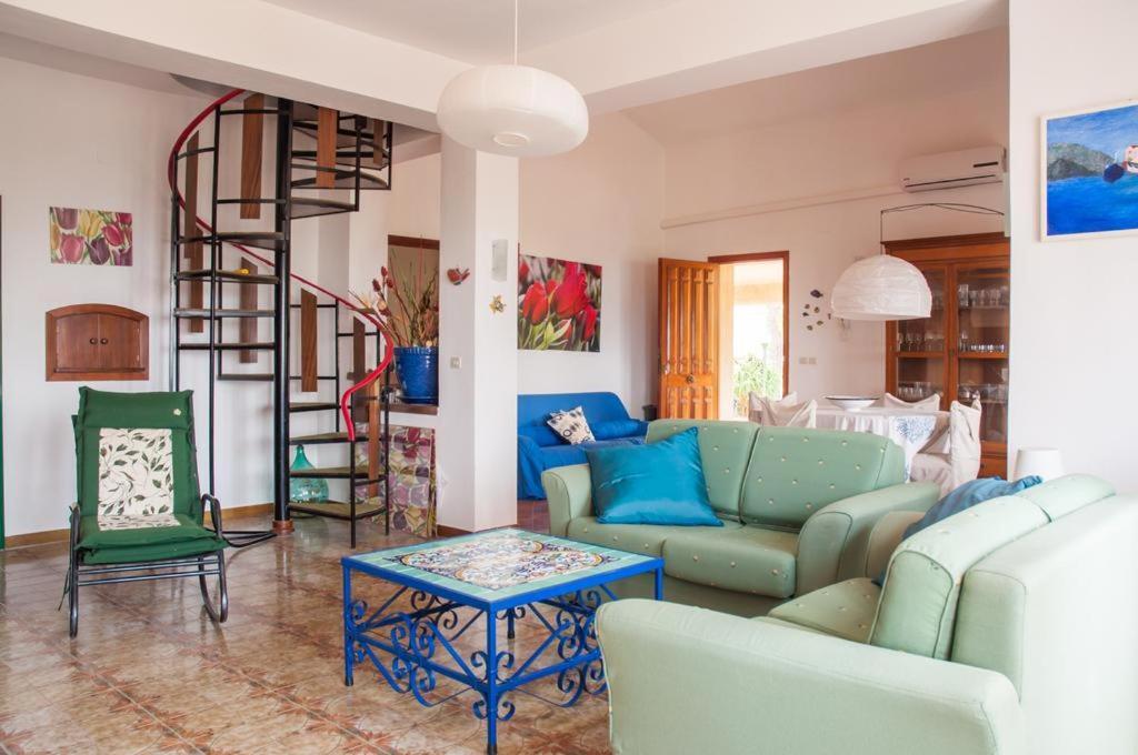 Holiday Home Cala Bianca Кастелламмаре-дель-Голфо Номер фото